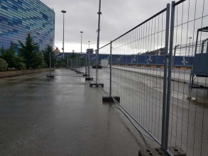 Забор на строительную площадку 85 метров фото с установкой