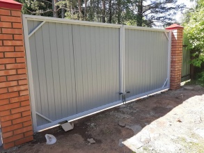 Распашные ворота с ручным управлением - пример 1 фото в Городце