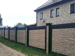 Кирпичный забор с камнем 100 метров фото цена под ключ