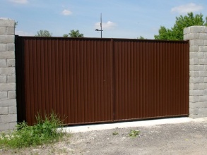 ворота распашные с ручным управлением - пример 11 фото в Городце